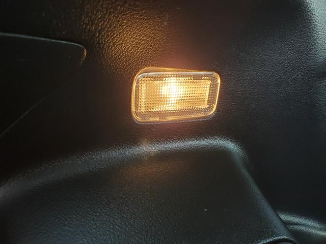 TOYOTA VITZ 1.0F LED EDITION