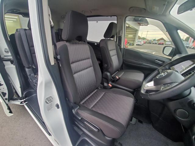 セレナ ハイウェイスターＶ　ナビ　フルセグ　バックカメラ　ＥＴＣ　Ｂｌｕｅｔｏｏｔｈ　ＣＤ／ＤＶＤ　Ｂｌｕ－ｒａｙ　ドラレコ前　両側電動スライドドア　後席モニター　クルーズコントロール　アイドリングストップ　ＬＥＤヘッドライト（12枚目）