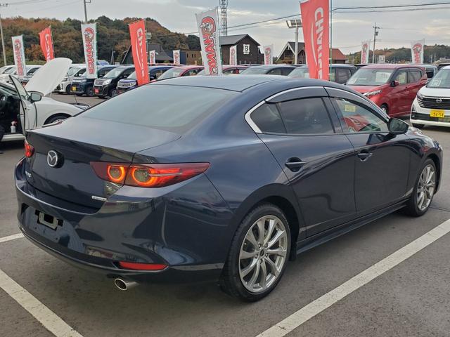 ＭＡＺＤＡ３セダン ２０Ｓプロアクティブ　ナビ　Ｂｌｕｅｔｏｏｔｈ　ＵＳＢ　バックカメラ　ＥＴＣ　クルーズコントロール　コーナーセンサー　オートライト　ＬＥＤヘッドライト　スマートキー　電動格納ミラー　１８インチアルミホイール（7枚目）