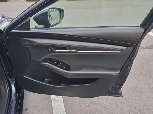 ＭＡＺＤＡ３セダン ２０Ｓプロアクティブ　ナビ　Ｂｌｕｅｔｏｏｔｈ　ＵＳＢ　バックカメラ　ＥＴＣ　クルーズコントロール　コーナーセンサー　オートライト　ＬＥＤヘッドライト　スマートキー　電動格納ミラー　１８インチアルミホイール（11枚目）