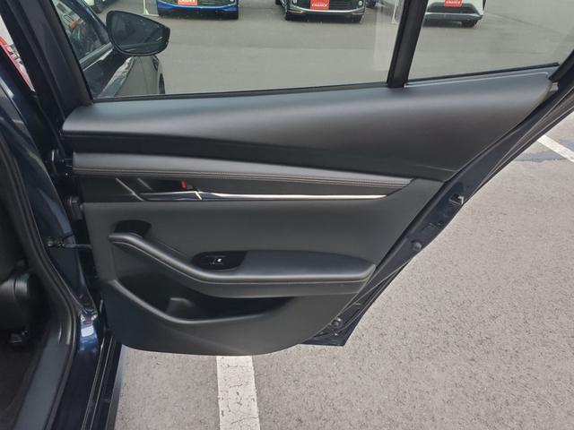 ＭＡＺＤＡ３セダン ２０Ｓプロアクティブ　ナビ　Ｂｌｕｅｔｏｏｔｈ　ＵＳＢ　バックカメラ　ＥＴＣ　クルーズコントロール　コーナーセンサー　オートライト　ＬＥＤヘッドライト　スマートキー　電動格納ミラー　１８インチアルミホイール（12枚目）