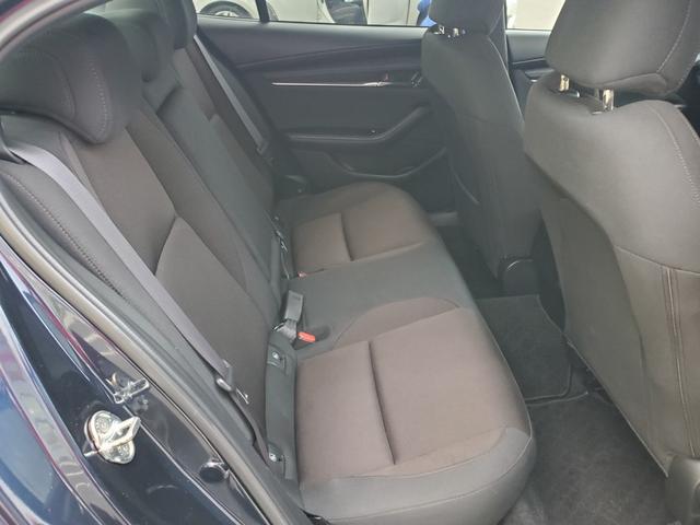 ＭＡＺＤＡ３セダン ２０Ｓプロアクティブ　ナビ　Ｂｌｕｅｔｏｏｔｈ　ＵＳＢ　バックカメラ　ＥＴＣ　クルーズコントロール　コーナーセンサー　オートライト　ＬＥＤヘッドライト　スマートキー　電動格納ミラー　１８インチアルミホイール（16枚目）