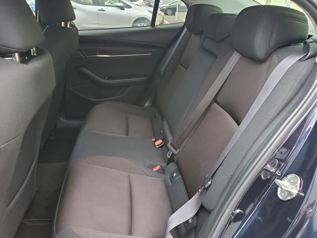 ＭＡＺＤＡ３セダン ２０Ｓプロアクティブ　ナビ　Ｂｌｕｅｔｏｏｔｈ　ＵＳＢ　バックカメラ　ＥＴＣ　クルーズコントロール　コーナーセンサー　オートライト　ＬＥＤヘッドライト　スマートキー　電動格納ミラー　１８インチアルミホイール（18枚目）