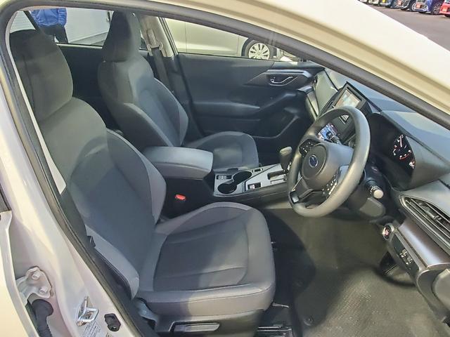 インプレッサ ST ナビ バックカメラ ETC Bluetooth接続 アイドリングストップ クルーズコントロール LEDヘッドライト プリクラッシュブレーキ 純正17インチアルミホイール スマートキー(15枚目)