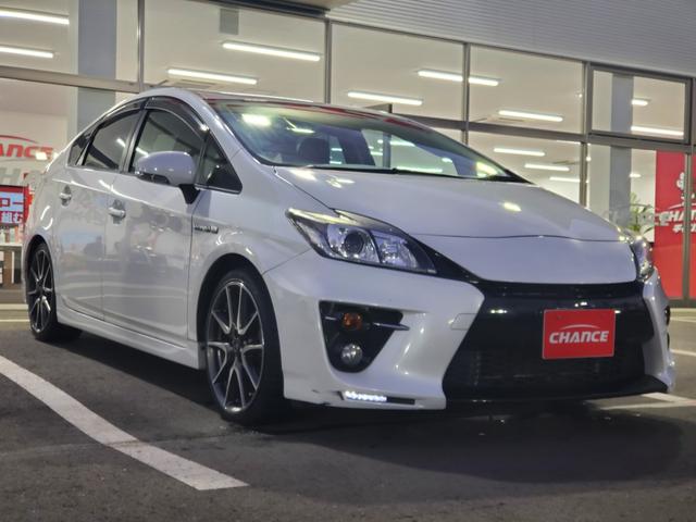 プリウス Sツーリングセレクション・G’s ナビ フルセグ バックカメラ ETC HIDヘッドライト 電動格納ミラー スマートキー(5枚目)