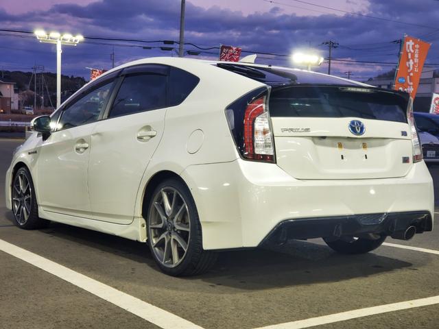 プリウス Sツーリングセレクション・G’s ナビ フルセグ バックカメラ ETC HIDヘッドライト 電動格納ミラー スマートキー(9枚目)