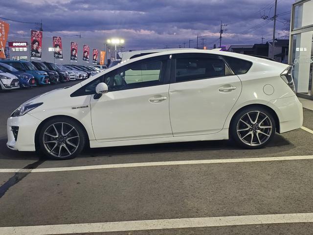 プリウス Sツーリングセレクション・G’s ナビ フルセグ バックカメラ ETC HIDヘッドライト 電動格納ミラー スマートキー(10枚目)