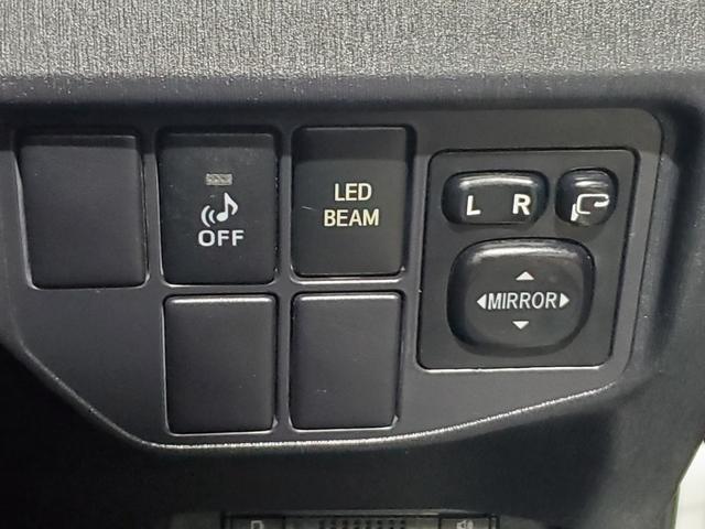 プリウス Sツーリングセレクション・G’s ナビ フルセグ バックカメラ ETC HIDヘッドライト 電動格納ミラー スマートキー(30枚目)