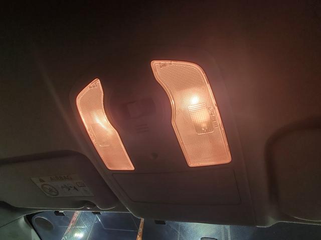 プリウス Sツーリングセレクション・G’s ナビ フルセグ バックカメラ ETC HIDヘッドライト 電動格納ミラー スマートキー(33枚目)