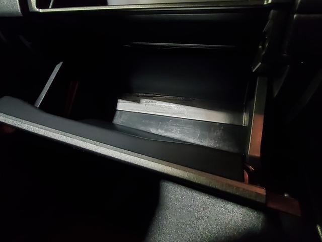 プリウス Sツーリングセレクション・G’s ナビ フルセグ バックカメラ ETC HIDヘッドライト 電動格納ミラー スマートキー(38枚目)