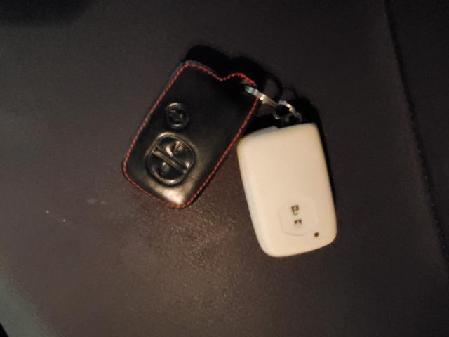 プリウス Sツーリングセレクション・G’s ナビ フルセグ バックカメラ ETC HIDヘッドライト 電動格納ミラー スマートキー(50枚目)