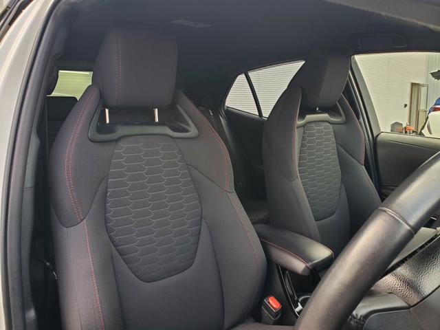 カローラスポーツ ハイブリッドＧ　Ｚ　純正ディスプレイオーディオ　Ｂｌｕｅｔｏｏｔｈ　ＵＳＢ　バックカメラ　ＥＴＣ　クルーズコントロール　前席シートヒーター　ステアリングヒーター　ＬＥＤヘッドライト　　スマートキー（12枚目）