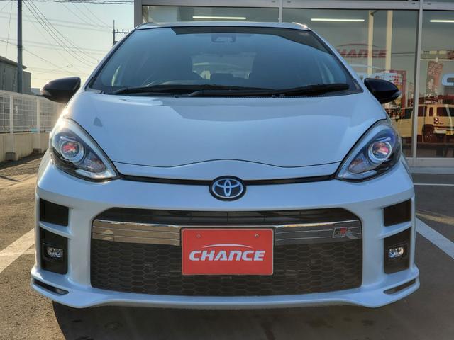 アクア Ｇ　ＧＲスポーツ　雹害車　社外ナビ　バックカメラ　社外アルミ　ドライブレコーダー　ＥＴＣ　ＬＥＤヘッドライト　オートライト　ＵＳＢ　Ｂｌｕｅｔｏｏｔｈ　フルセグＴＶ　ＣＤ　ＤＶＤ　スマートキー　クルコン（4枚目）