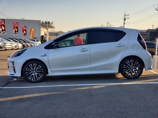 アクア Ｇ　ＧＲスポーツ　雹害車　社外ナビ　バックカメラ　社外アルミ　ドライブレコーダー　ＥＴＣ　ＬＥＤヘッドライト　オートライト　ＵＳＢ　Ｂｌｕｅｔｏｏｔｈ　フルセグＴＶ　ＣＤ　ＤＶＤ　スマートキー　クルコン（10枚目）