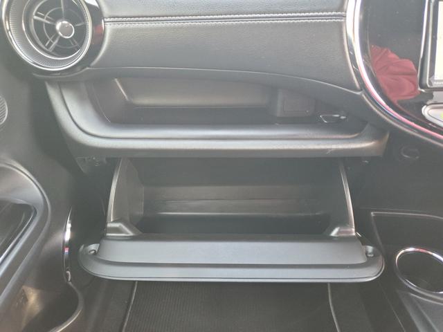 アクア Ｇ　ＧＲスポーツ　雹害車　社外ナビ　バックカメラ　社外アルミ　ドライブレコーダー　ＥＴＣ　ＬＥＤヘッドライト　オートライト　ＵＳＢ　Ｂｌｕｅｔｏｏｔｈ　フルセグＴＶ　ＣＤ　ＤＶＤ　スマートキー　クルコン（44枚目）