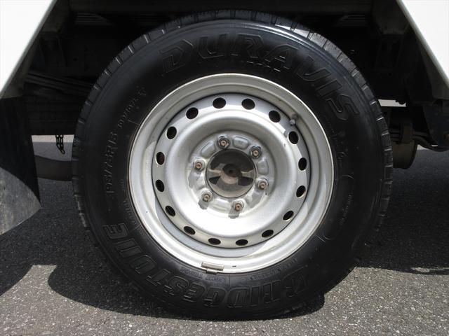 Wキャブロングシングルジャストロ 5速マニュアル 4WD ディーゼル ワンセグメモリーナビ 全窓パワーウィンドウ ETC リアクーラー スタッドレスタイヤ付属(11枚目)