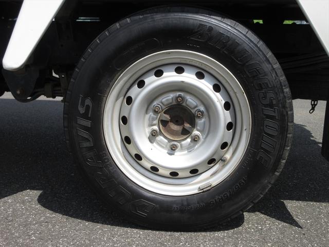 Wキャブロングシングルジャストロ 5速マニュアル 4WD ディーゼル ワンセグメモリーナビ 全窓パワーウィンドウ ETC リアクーラー スタッドレスタイヤ付属(12枚目)
