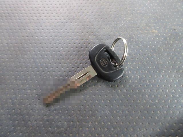 レンジャープロ ベースグレード ユニック5段クレーン ラジコン フックイン 吊上荷重2.93トン 6速マニュアル バックカメラ ETC パワーウィンドウ 電動格納ミラー 3700kg積載(26枚目)