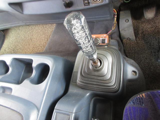 レンジャープロ ベースグレード ユニック5段クレーン ラジコン フックイン 吊上荷重2.93トン 6速マニュアル バックカメラ ETC パワーウィンドウ 電動格納ミラー 3700kg積載(29枚目)