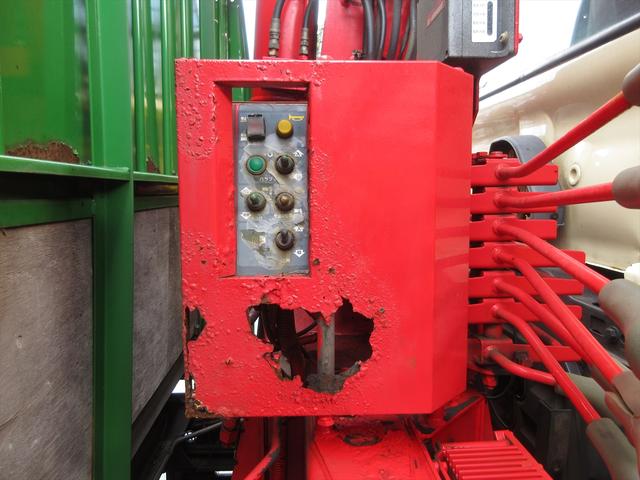 レンジャープロ ベースグレード ユニック5段クレーン ラジコン フックイン 吊上荷重2.93トン 6速マニュアル バックカメラ ETC パワーウィンドウ 電動格納ミラー 3700kg積載(49枚目)