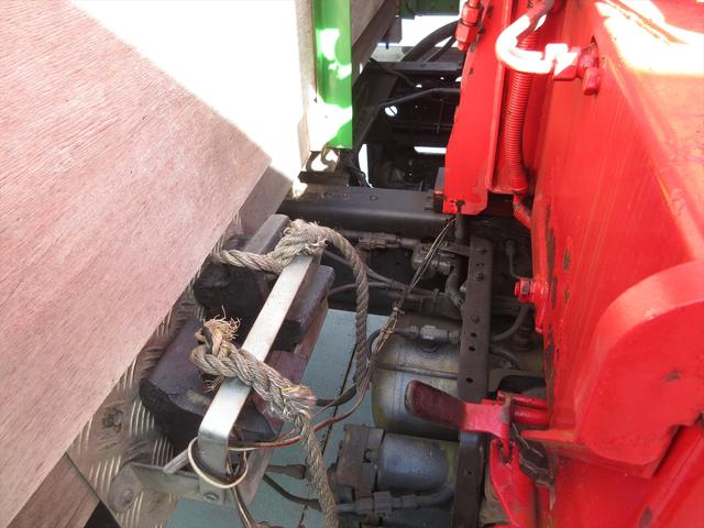 レンジャープロ ベースグレード ユニック5段クレーン ラジコン フックイン 吊上荷重2.93トン 6速マニュアル バックカメラ ETC パワーウィンドウ 電動格納ミラー 3700kg積載(56枚目)