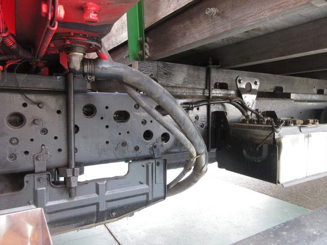 レンジャープロ ベースグレード ユニック5段クレーン ラジコン フックイン 吊上荷重2.93トン 6速マニュアル バックカメラ ETC パワーウィンドウ 電動格納ミラー 3700kg積載(64枚目)