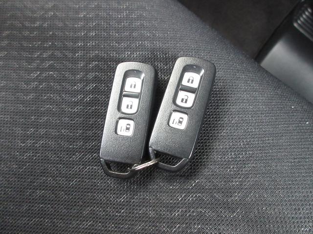 Ｎ－ＢＯＸカスタム Ｇ・Ｌパッケージ　地デジメモリーナビ　片側パワースライドドア　スマートキー　プッシュスタート　ＨＩＤヘッドライト　フォグランプ　オートライト　ＥＴＣ　オートエアコン　アイドリングストップ（29枚目）