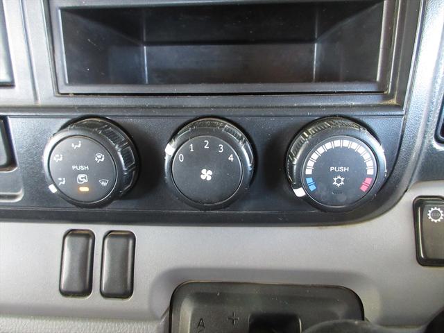 キャンター Ｗキャブロング全低床　垂直ゲート　オートマ　ＥＴＣ　ヘッドライトレベライザー（25枚目）