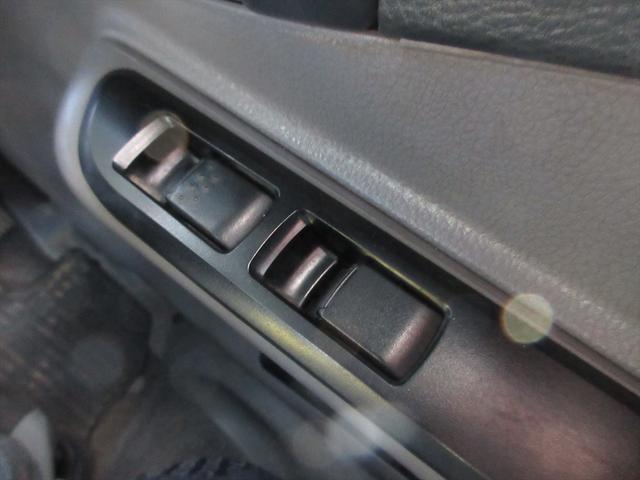 キャンター Ｗキャブロング全低床　垂直ゲート　オートマ　ＥＴＣ　ヘッドライトレベライザー（32枚目）