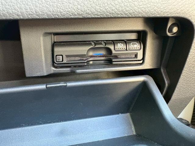 セレナ ハイウェイスター S-ハイブリッド Vセレクション 両側電動スライド/BTオーディオ/ナビ/DTV/Bカメラ/ETC/クルコン/Pスタート(14枚目)