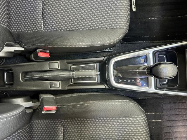 スイフト ＲＳｔ　スマートキー２個　ＬＥＤヘッドライト　純正ナビ　フルセグ　ＤＶＤ　ＢＴ　セーフティパッケージ　レーダークルーズコントロール　Ｄ席シートヒーター　ターボ　ビルトインＥＴＣ　純正アルミ（15枚目）