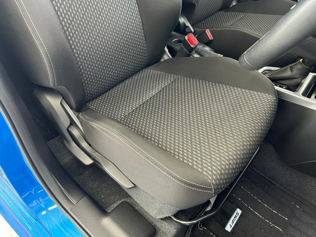 スイフト ＲＳｔ　スマートキー２個　ＬＥＤヘッドライト　純正ナビ　フルセグ　ＤＶＤ　ＢＴ　セーフティパッケージ　レーダークルーズコントロール　Ｄ席シートヒーター　ターボ　ビルトインＥＴＣ　純正アルミ（18枚目）