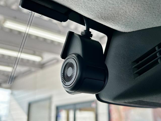 ジムニー ＸＣ　スマートキー２個　ＬＥＤヘッドライト　ＬＥＤフォグ　前後バンパー＆フロントグリル同色塗装　フェンダーモール　社外スペアタイヤカバー　社外９インチナビ　フルセグ　ＤＶＤ　ＢＴ　バックモニター（18枚目）