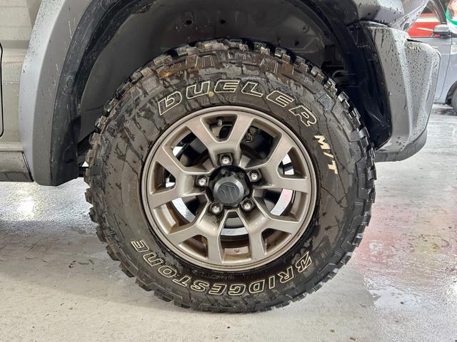 ジムニーシエラ JC ワンオーナー スマートキー2個 社外ナビ&フルセグ&BT バックモニター 革調シートカバー 前後ドライブレコーダー ETC セーフティサポート タイヤ215/75R15 純正アルミ クルコン(29枚目)