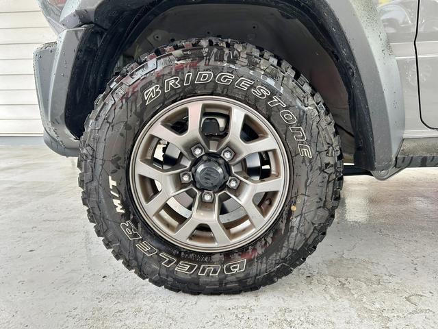 ジムニーシエラ JC ワンオーナー スマートキー2個 社外ナビ&フルセグ&BT バックモニター 革調シートカバー 前後ドライブレコーダー ETC セーフティサポート タイヤ215/75R15 純正アルミ クルコン(32枚目)