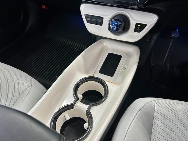 プリウスPHV Aプレミアム スマートキー2個 LEDヘッドライト 純正11.6インチタッチディスプレイ 純正ナビ&フルセグ&BT Bモニター ヘッドアップディスプレイ ビルトインETC シートヒーター 純正アルミ(26枚目)