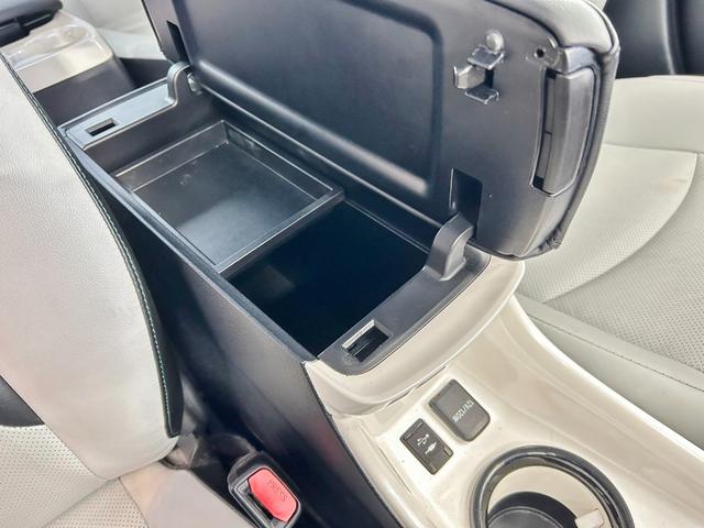 プリウスPHV Aプレミアム スマートキー2個 LEDヘッドライト 純正11.6インチタッチディスプレイ 純正ナビ&フルセグ&BT Bモニター ヘッドアップディスプレイ ビルトインETC シートヒーター 純正アルミ(27枚目)