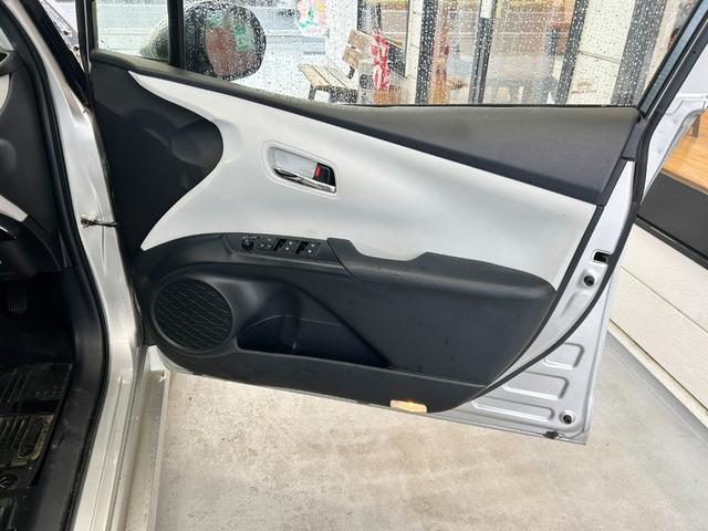 プリウスPHV Aプレミアム スマートキー2個 LEDヘッドライト 純正11.6インチタッチディスプレイ 純正ナビ&フルセグ&BT Bモニター ヘッドアップディスプレイ ビルトインETC シートヒーター 純正アルミ(29枚目)