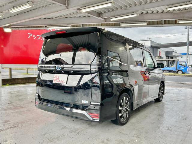 ヴォクシー ハイブリッドS-Z 後席フリップダウンモニター スマートキー2個 プロジェクター式LEDヘッドライト 両側パワスラ Pバックドア トヨタチームメイト BSM 快適利便PKG ドライビングサポートPKGユニバーサルステップ(6枚目)