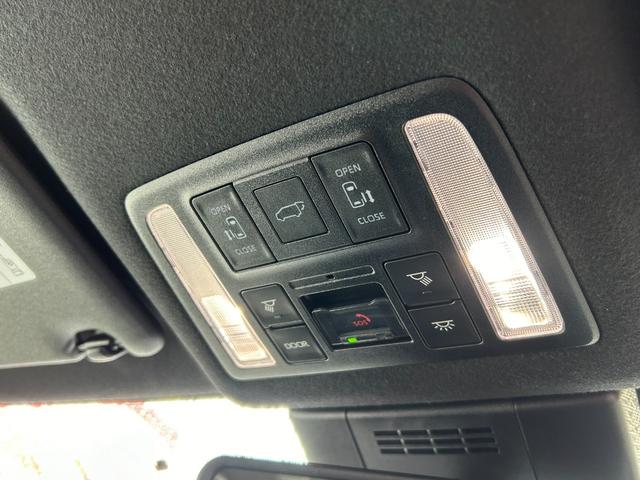 ヴォクシー ハイブリッドS-Z 後席フリップダウンモニター スマートキー2個 プロジェクター式LEDヘッドライト 両側パワスラ Pバックドア トヨタチームメイト BSM 快適利便PKG ドライビングサポートPKGユニバーサルステップ(30枚目)