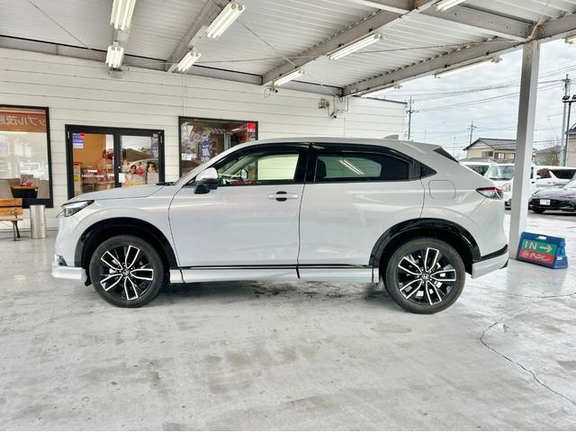 ヴェゼル e:HEV Z ワンオーナー スマートキー LEDヘッドライト ホンダコネクトディスプレイ プレミアムオーディオ10スピーカー マルチビューカメラ Hセンシング 無限エアロ 無限フロントグリルガーニッシュ前後ドラレコ(5枚目)