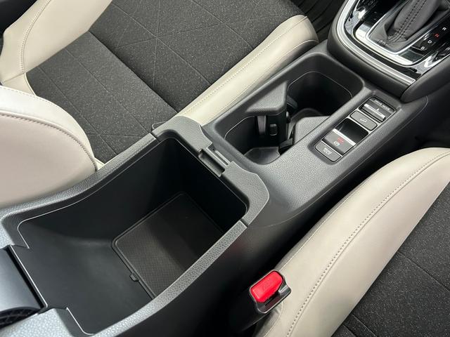 ヴェゼル e:HEV Z ワンオーナー スマートキー LEDヘッドライト ホンダコネクトディスプレイ プレミアムオーディオ10スピーカー マルチビューカメラ Hセンシング 無限エアロ 無限フロントグリルガーニッシュ前後ドラレコ(28枚目)