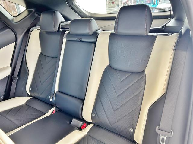 ＮＸ ＮＸ４５０ｈ＋　バージョンＬ　ワンオーナー　スマートキー２個＆カードキー１個　３眼フルＬＥＤヘッドライト　レクサスチームメイト　純正１４インチナビ＆フルセグ＆ＢＴ　Ｐビューモニター　革シート　前席ベンチレーション　シートヒーター（15枚目）