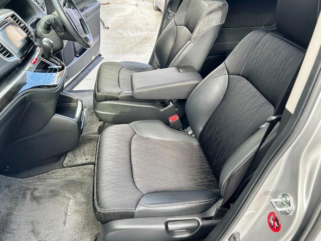 オデッセイ アブソルート・Xホンダセンシングアドバンスドパッケジ スマートキー2個 LEDヘッドライト 両側パワースライドドア ホンダセンシング マルチビューカメラシステム 純正ナビ&フルセグ&BT 後席フリップダウンモニター ビルトインETC レーダークルコン(14枚目)