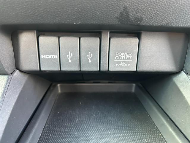 オデッセイ アブソルート・Xホンダセンシングアドバンスドパッケジ スマートキー2個 LEDヘッドライト 両側パワースライドドア ホンダセンシング マルチビューカメラシステム 純正ナビ&フルセグ&BT 後席フリップダウンモニター ビルトインETC レーダークルコン(27枚目)