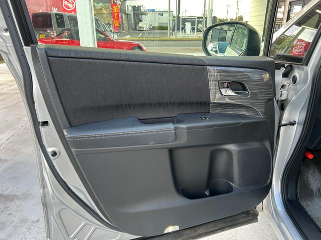 オデッセイ アブソルート・Xホンダセンシングアドバンスドパッケジ スマートキー2個 LEDヘッドライト 両側パワースライドドア ホンダセンシング マルチビューカメラシステム 純正ナビ&フルセグ&BT 後席フリップダウンモニター ビルトインETC レーダークルコン(30枚目)