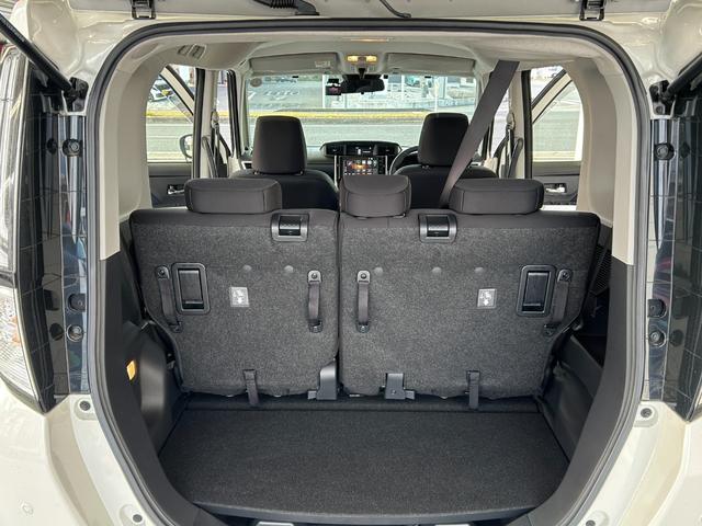 ルーミー カスタムＧ　ワンオーナー　スマートキー２個　ＬＥＤヘッドライト＆ＬＥＤフォグ　両側パワースライドドア　パノラミックビューパッケージ　スマートアシスト　フルセグＴＶ　レーダークルーズコントロール　純正アルミ（18枚目）