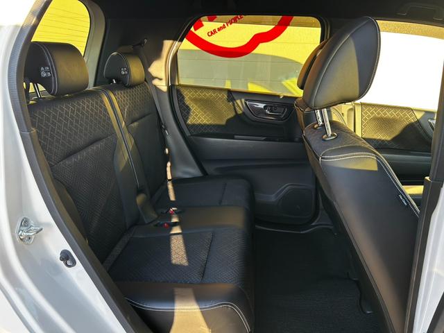 Ｎ－ＷＧＮカスタム Ｇ・Ｌパッケージ　ＥＴＣ　バックカメラ　ナビ　ＴＶ　オートクルーズコントロール　オートライト　ＨＩＤ　スマートキー　アイドリングストップ　ベンチシート　ＣＶＴ　盗難防止システム　ＡＢＳ　ＥＳＣ　ＣＤ　ＤＶＤ再生　ＵＳＢ（11枚目）