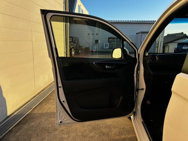 Ｎ－ＷＧＮカスタム Ｇ・Ｌパッケージ　ＥＴＣ　バックカメラ　ナビ　ＴＶ　オートクルーズコントロール　オートライト　ＨＩＤ　スマートキー　アイドリングストップ　ベンチシート　ＣＶＴ　盗難防止システム　ＡＢＳ　ＥＳＣ　ＣＤ　ＤＶＤ再生　ＵＳＢ（34枚目）