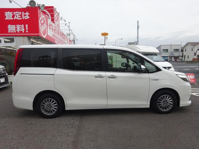 TOYOTA ESQUIRE HYBRID GI